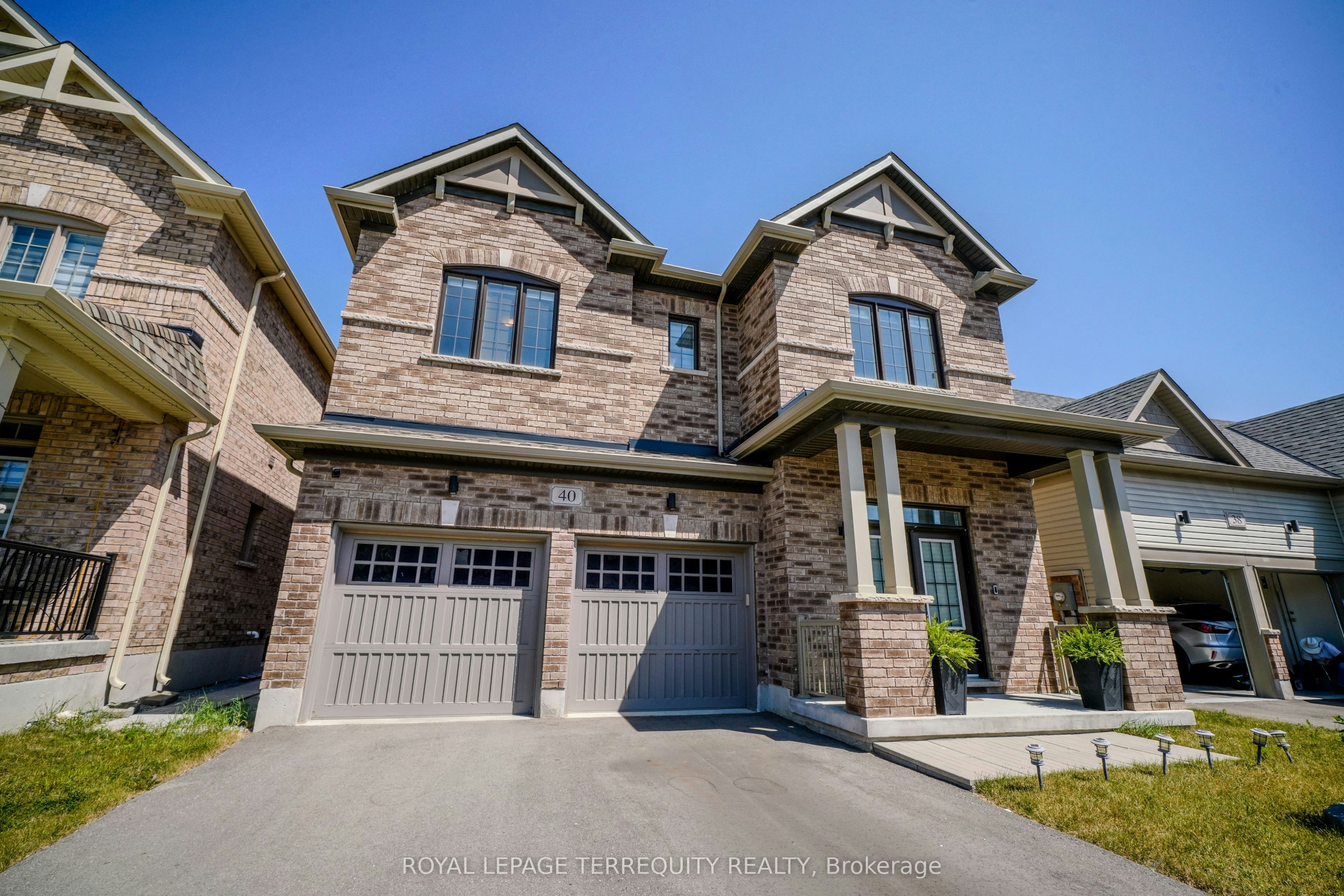 40 Pietrowski Drive, Georgina, ON, L4P 0K2 - 2