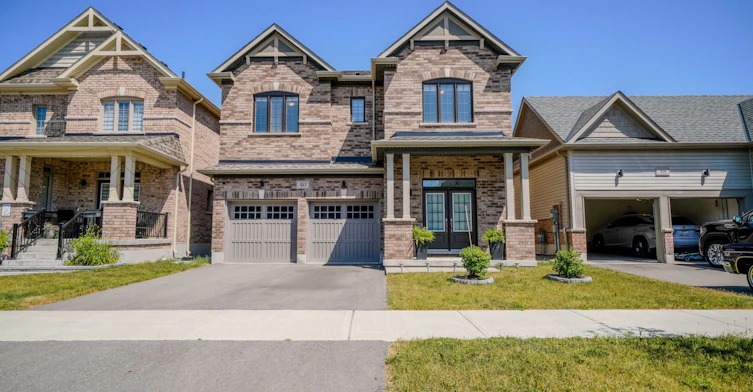 40 Pietrowski Drive, Georgina, ON, L4P 0K2