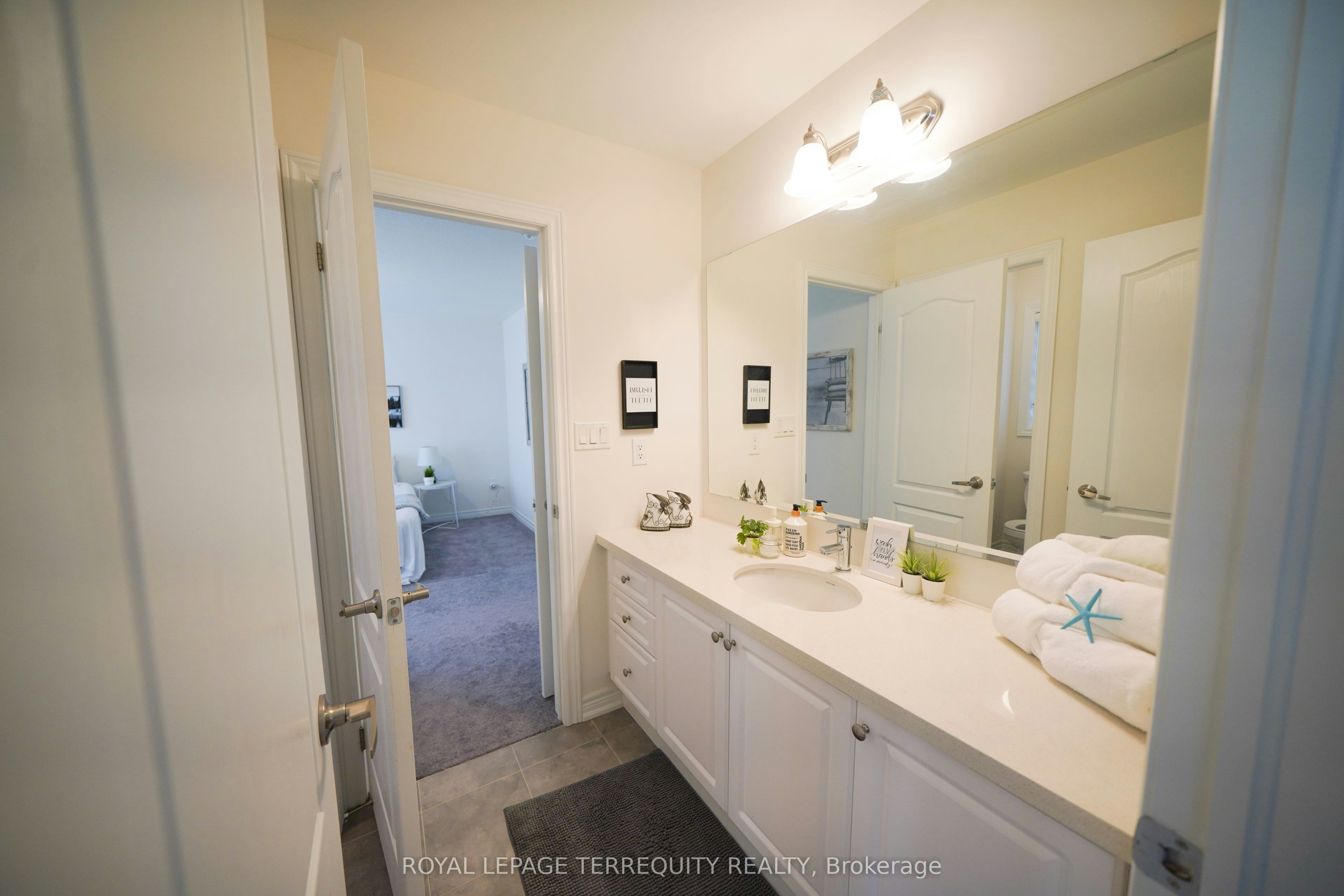 40 Pietrowski Drive, Georgina, ON, L4P 0K2 - 16
