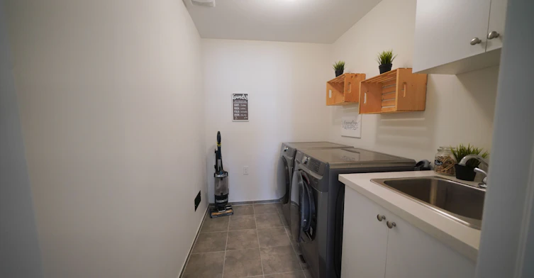 40 Pietrowski Drive, Georgina, ON, L4P 0K2 - 17