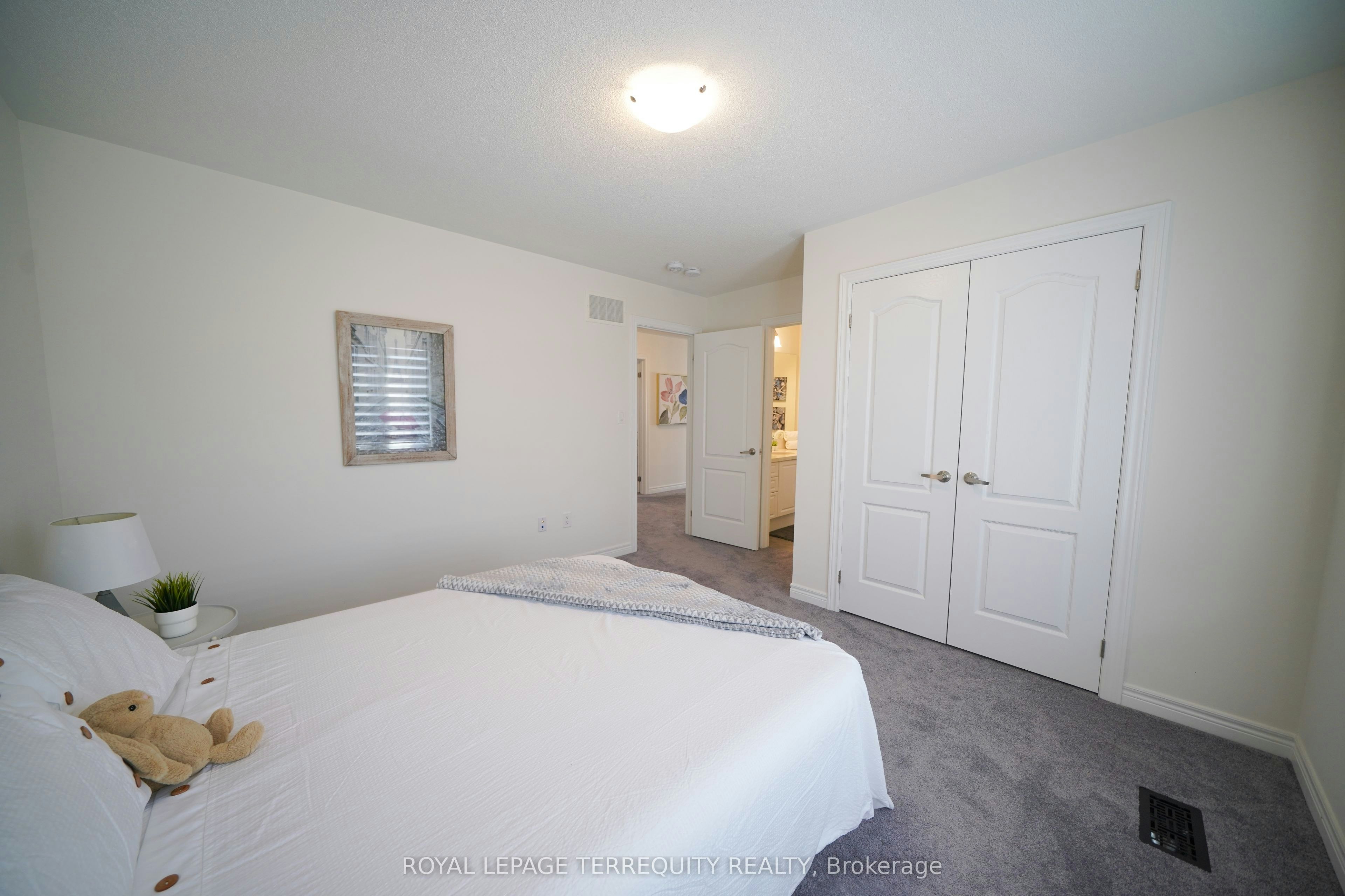 40 Pietrowski Drive, Georgina, ON, L4P 0K2 - 19