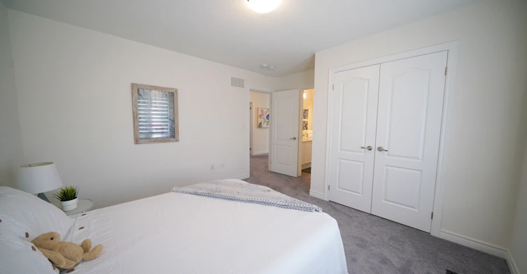 40 Pietrowski Drive, Georgina, ON, L4P 0K2 - 19