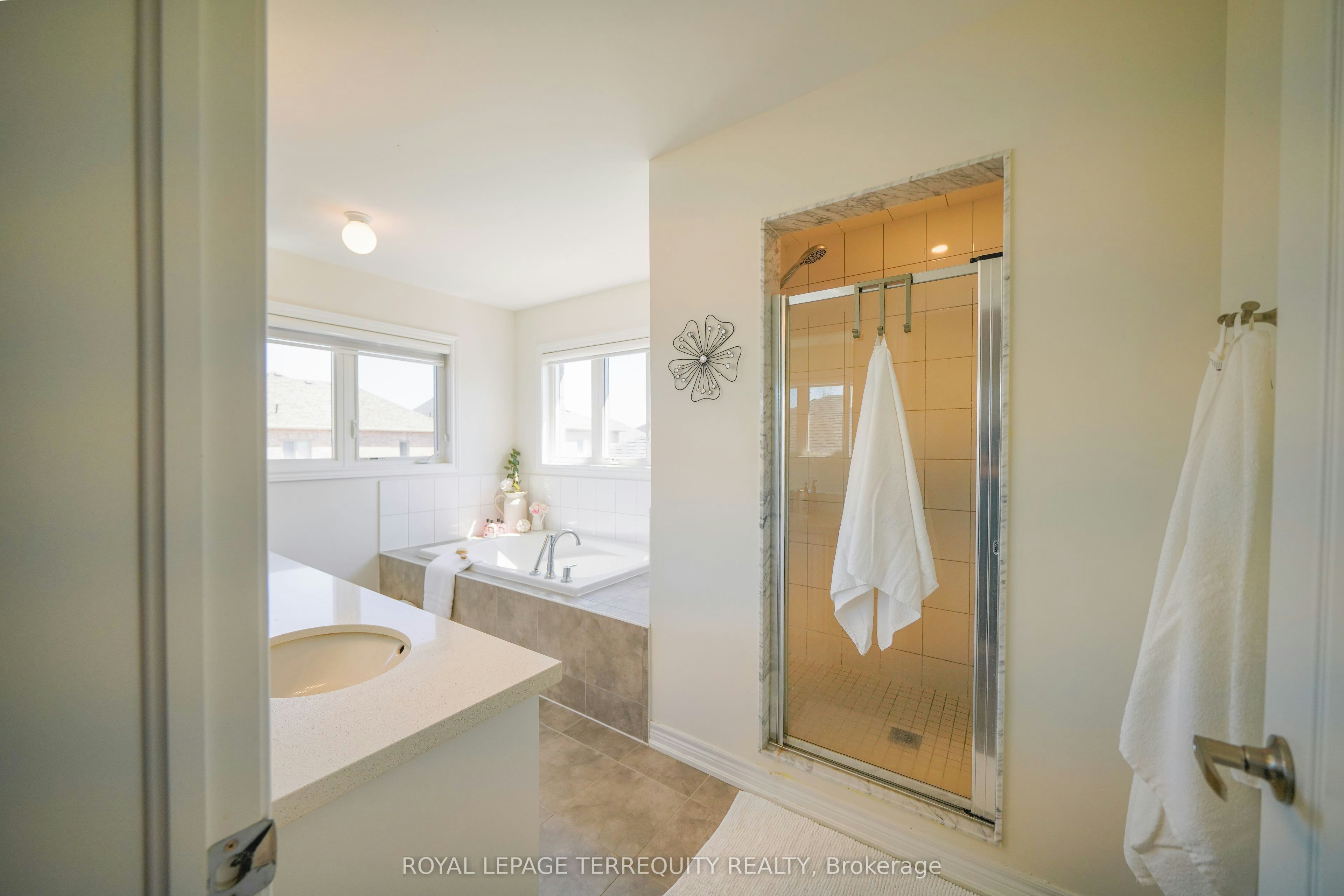 40 Pietrowski Drive, Georgina, ON, L4P 0K2 - 26