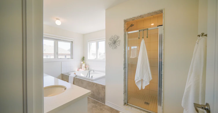 40 Pietrowski Drive, Georgina, ON, L4P 0K2 - 26