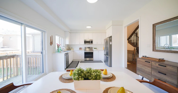 40 Pietrowski Drive, Georgina, ON, L4P 0K2 - 8