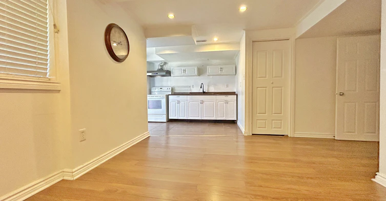 Bsmt-353 Flagstone Way, Newmarket, ON, L3X 2R3 - 5