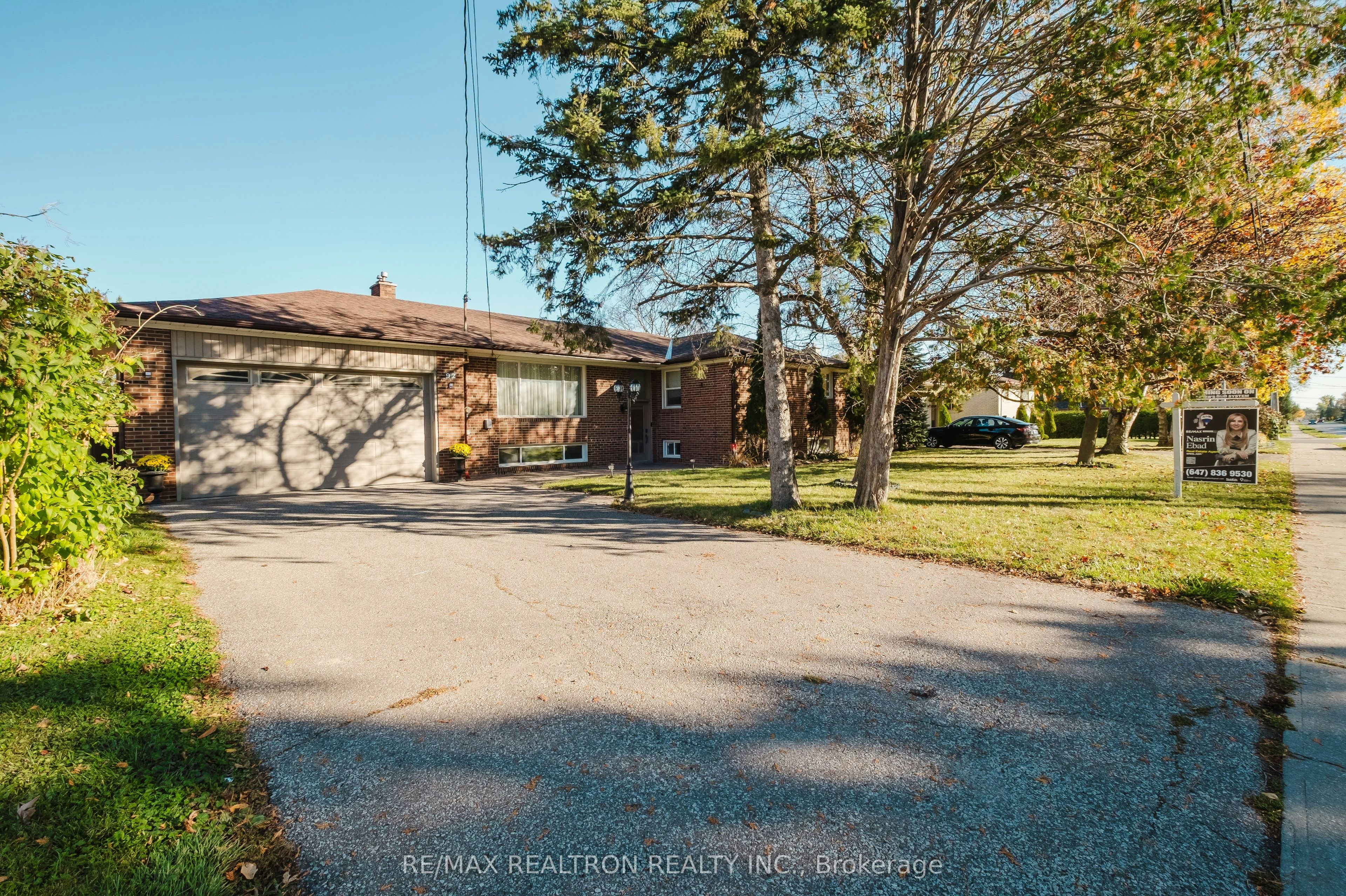 92 Bond Crescent, Richmond Hill, ON, L4E 3K7