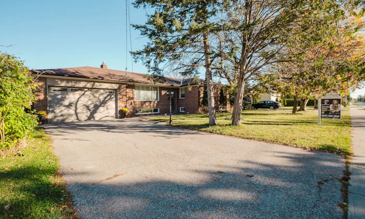 92 Bond Crescent
