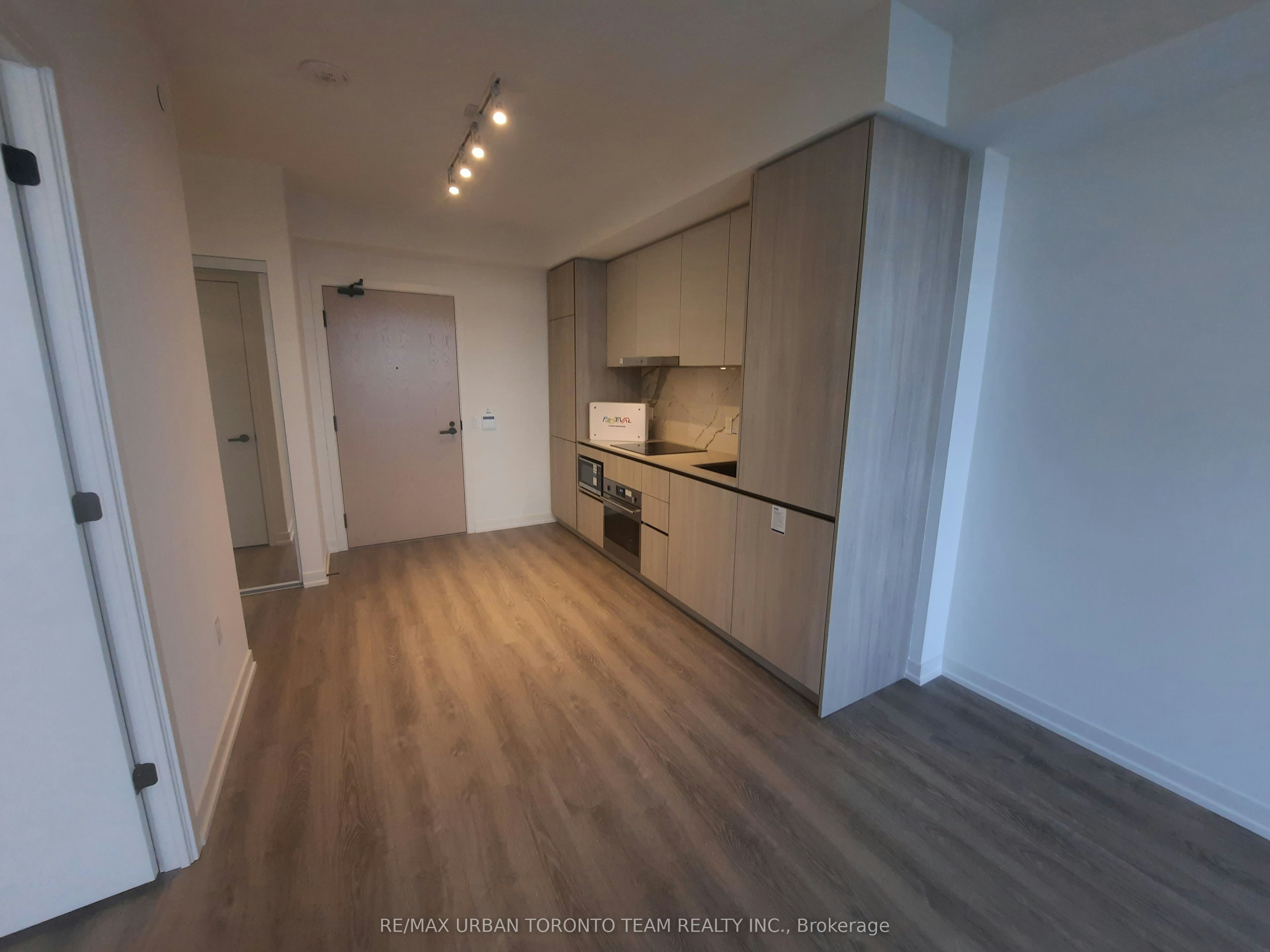 1505-8 Interchange Way, Vaughan, ON, L4K 5Z7 - 3
