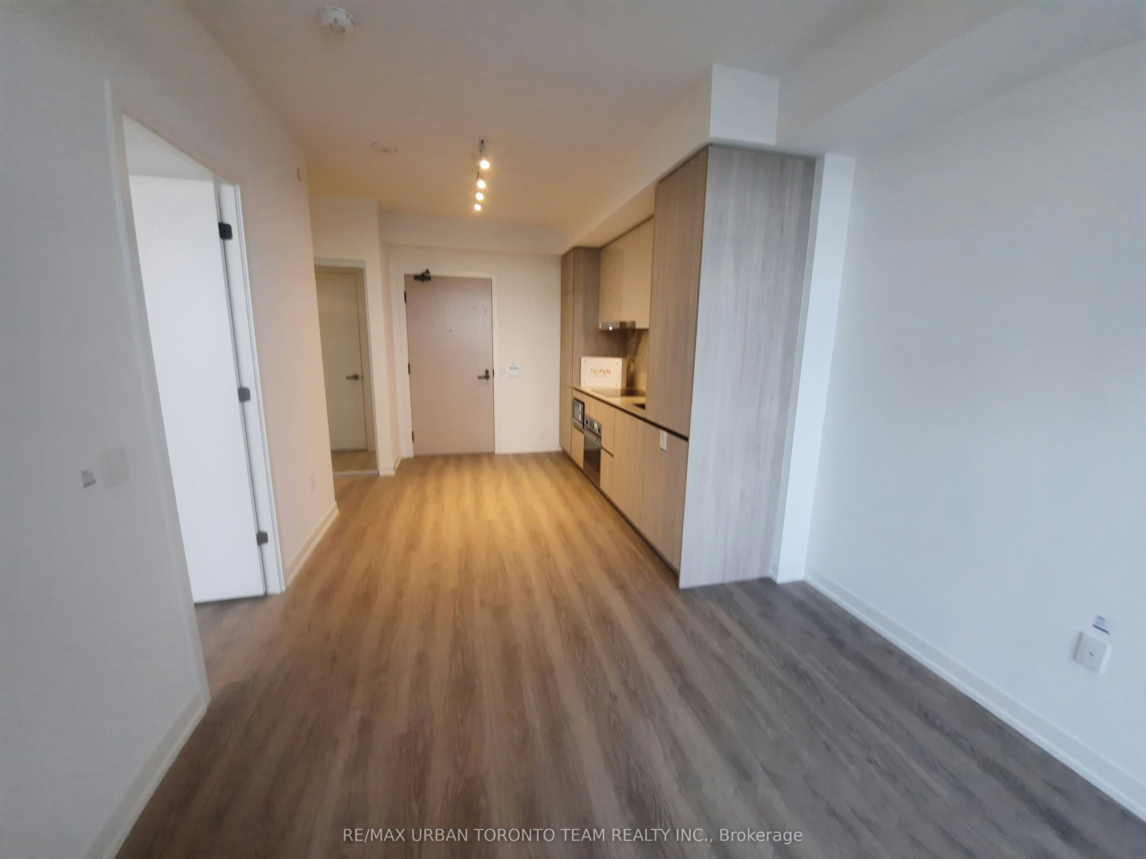1505-8 Interchange Way, Vaughan, ON, L4K 5Z7 - 2