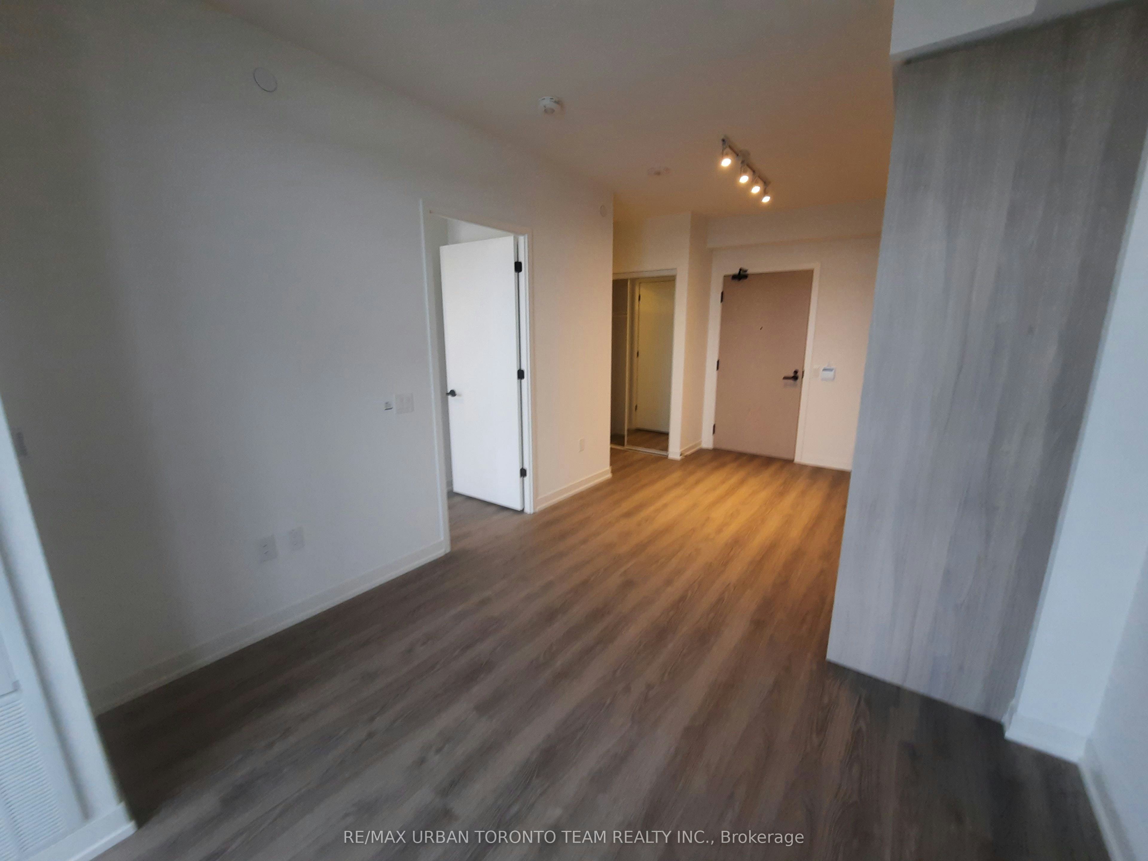 1505-8 Interchange Way, Vaughan, ON, L4K 5Z7 - 11