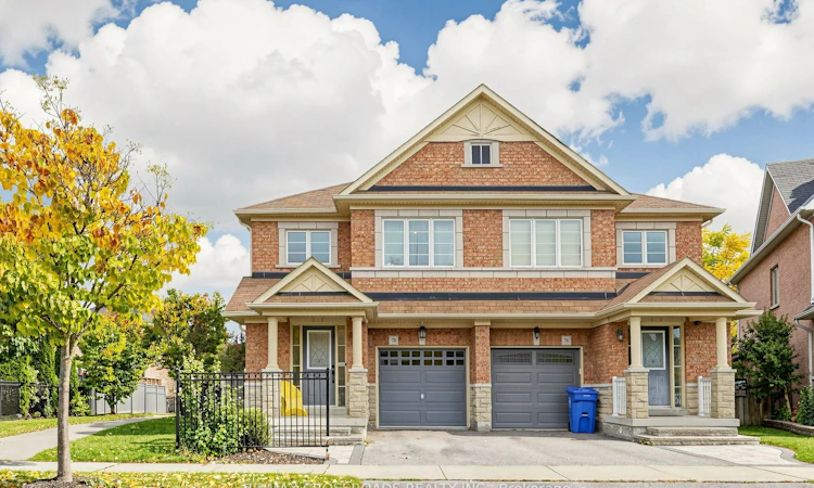 78 Vera Lynn Crescent