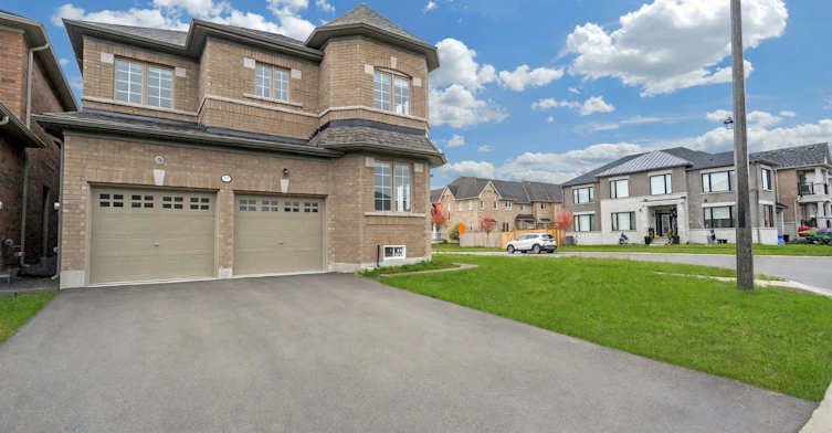 75 Bud Leggett Crescent, Georgina, ON, L4P 0B7 - 3