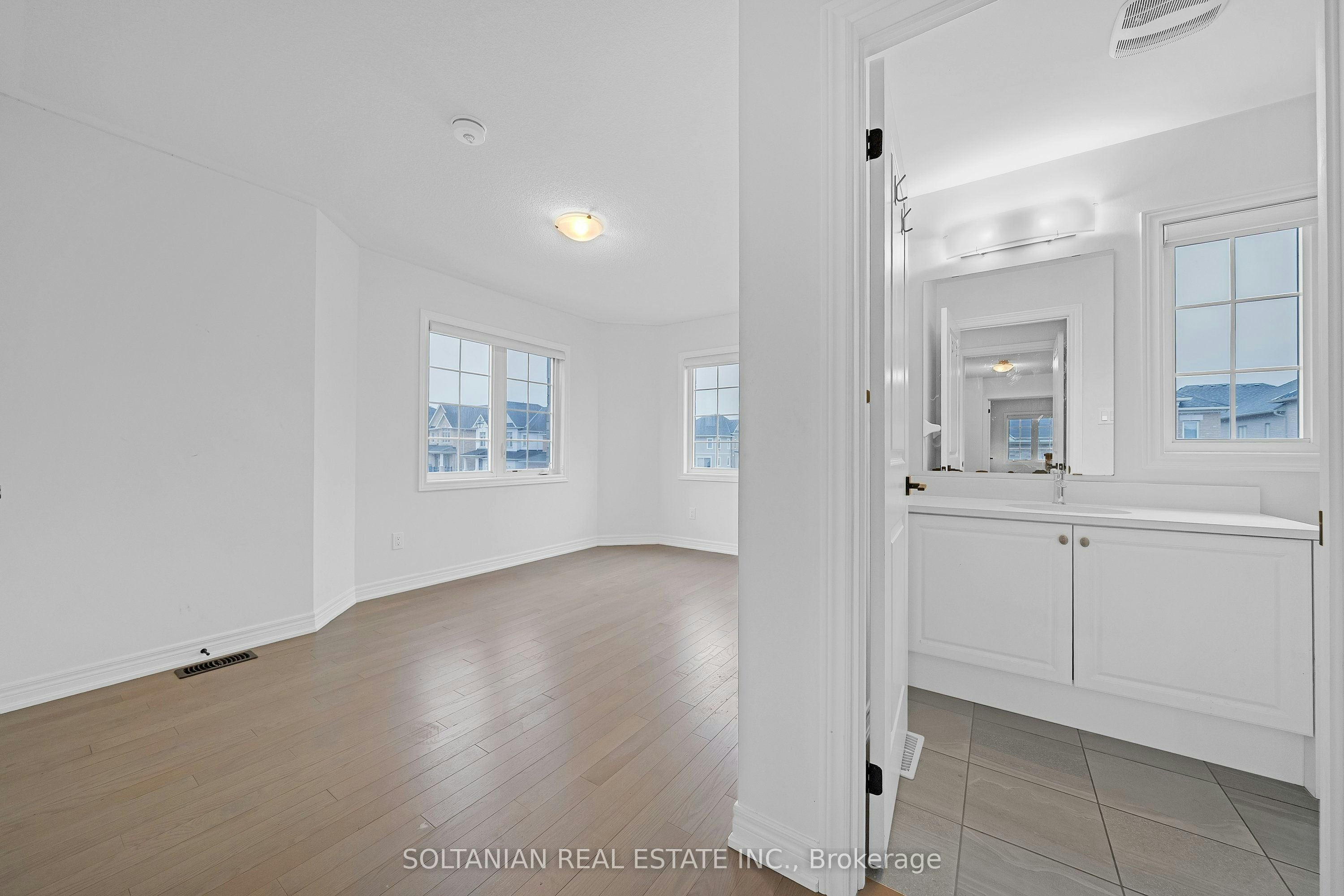 75 Bud Leggett Crescent, Georgina, ON, L4P 0B7 - 32