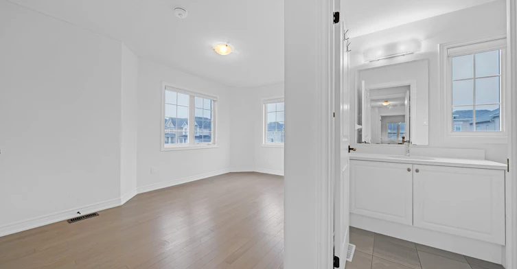 75 Bud Leggett Crescent, Georgina, ON, L4P 0B7 - 32