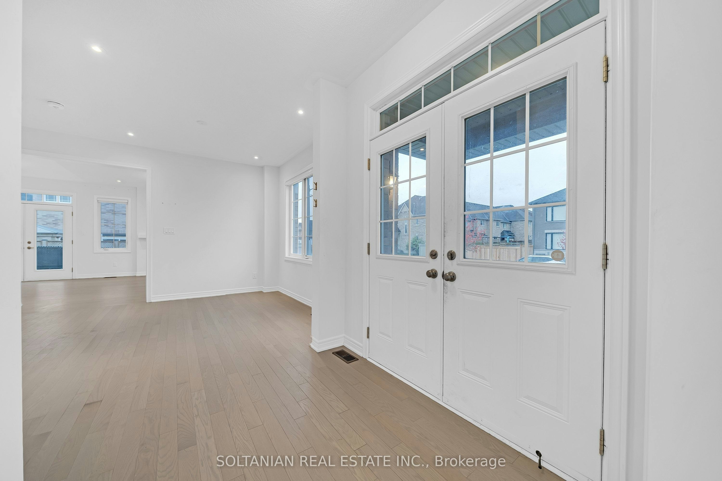 75 Bud Leggett Crescent, Georgina, ON, L4P 0B7 - 39
