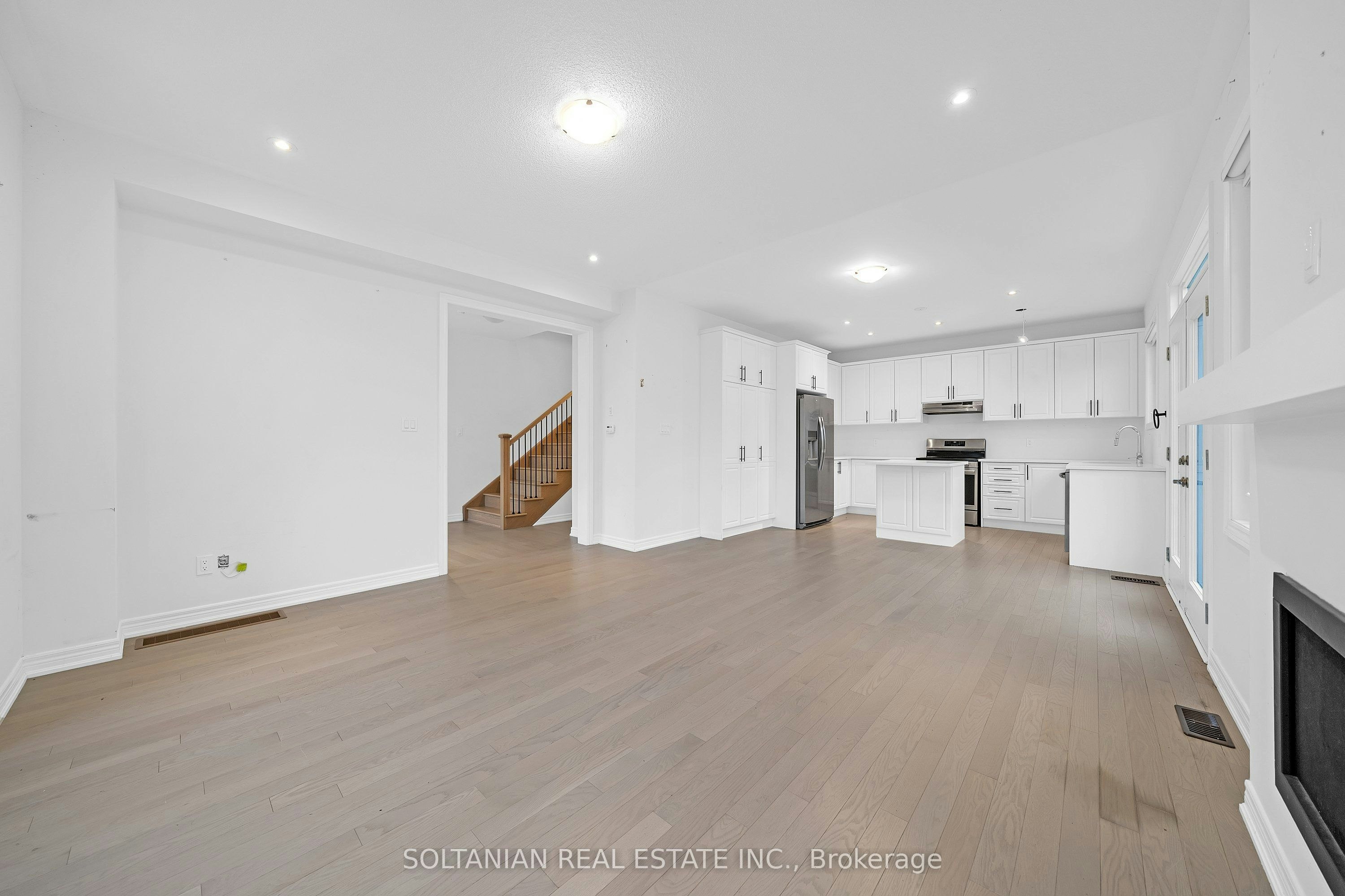 75 Bud Leggett Crescent, Georgina, ON, L4P 0B7 - 13