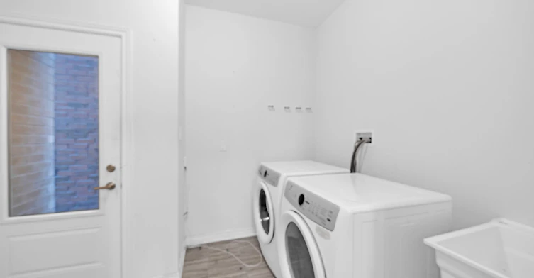 75 Bud Leggett Crescent, Georgina, ON, L4P 0B7 - 8