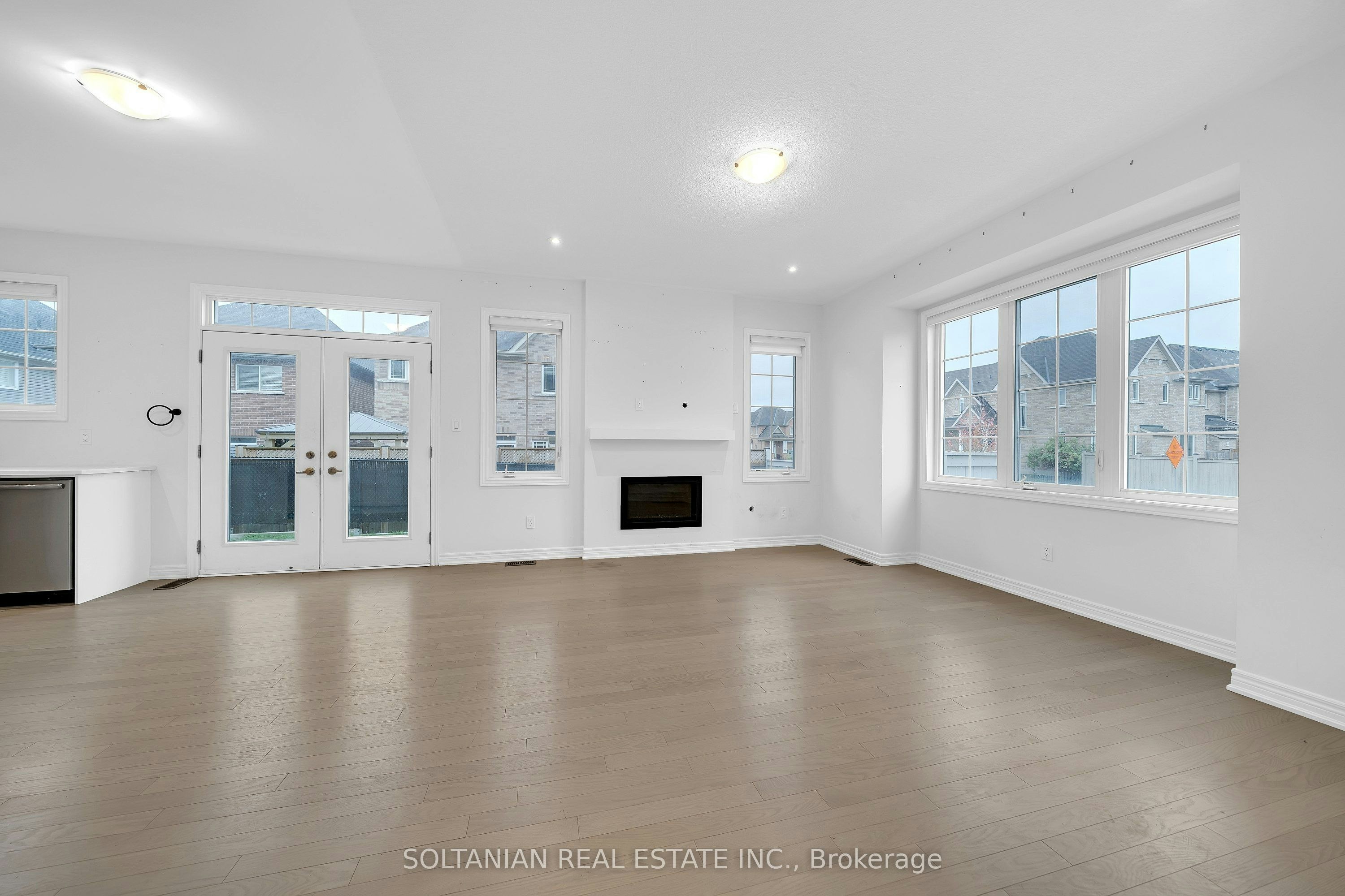 75 Bud Leggett Crescent, Georgina, ON, L4P 0B7 - 10