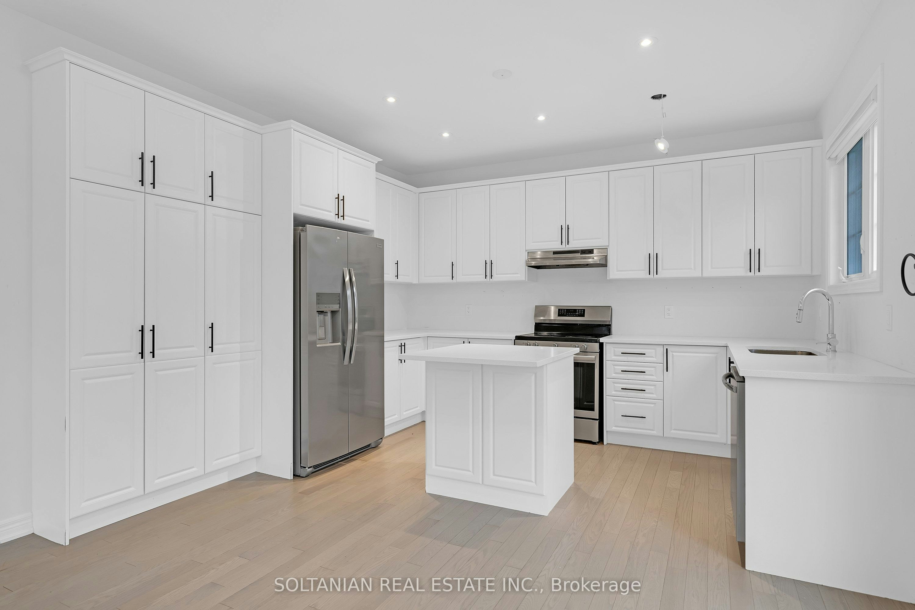 75 Bud Leggett Crescent, Georgina, ON, L4P 0B7 - 16