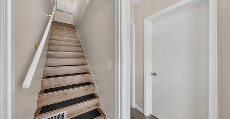 2-6745 Main Street, Whitchurch-Stouffville, ON, L4A 6B5 - 2
