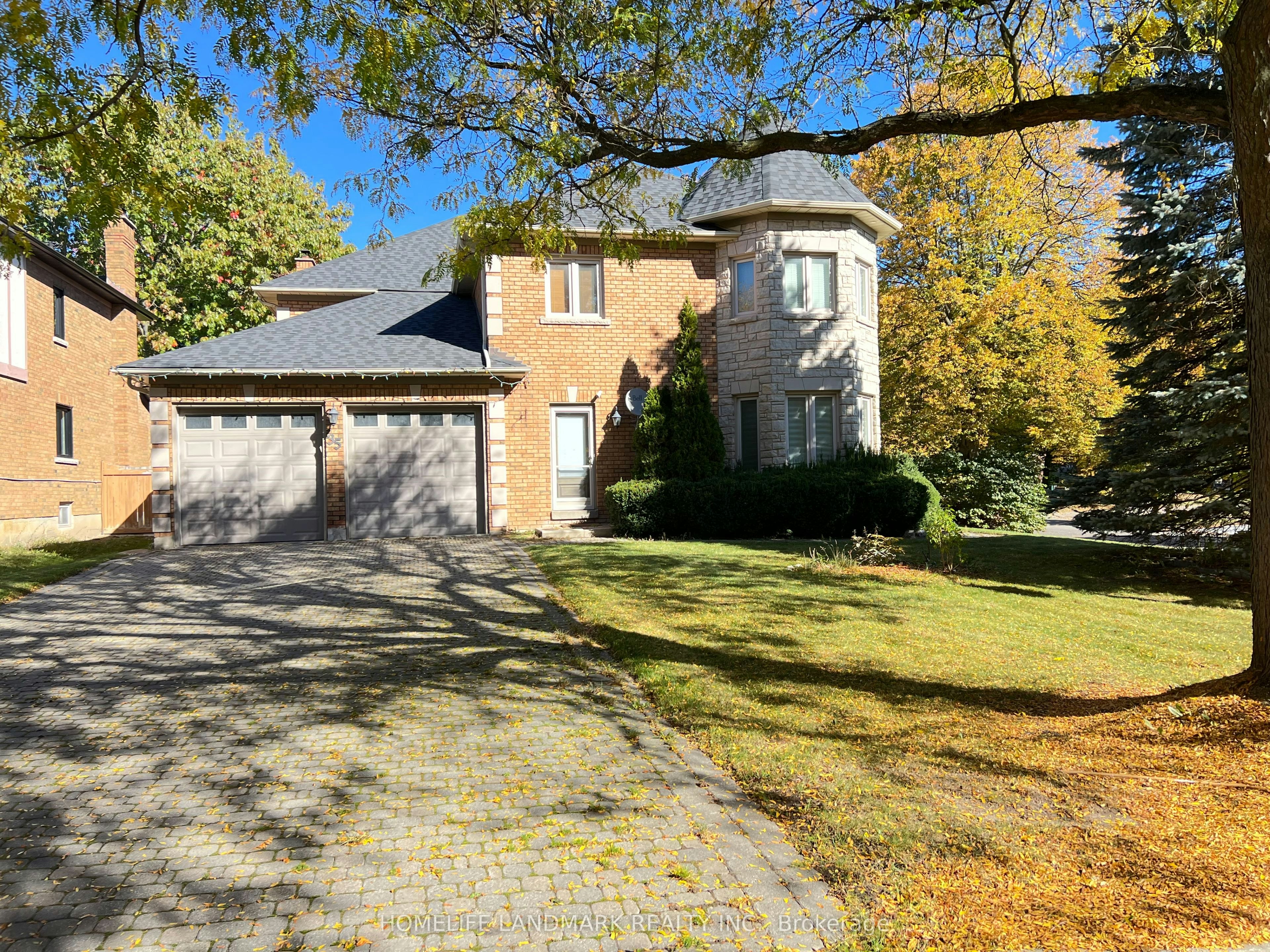 35 Montclair Road N, Richmond Hill, ON, L4B 2T9