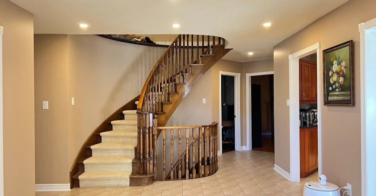 35 Montclair Road N, Richmond Hill, ON, L4B 2T9 - 3
