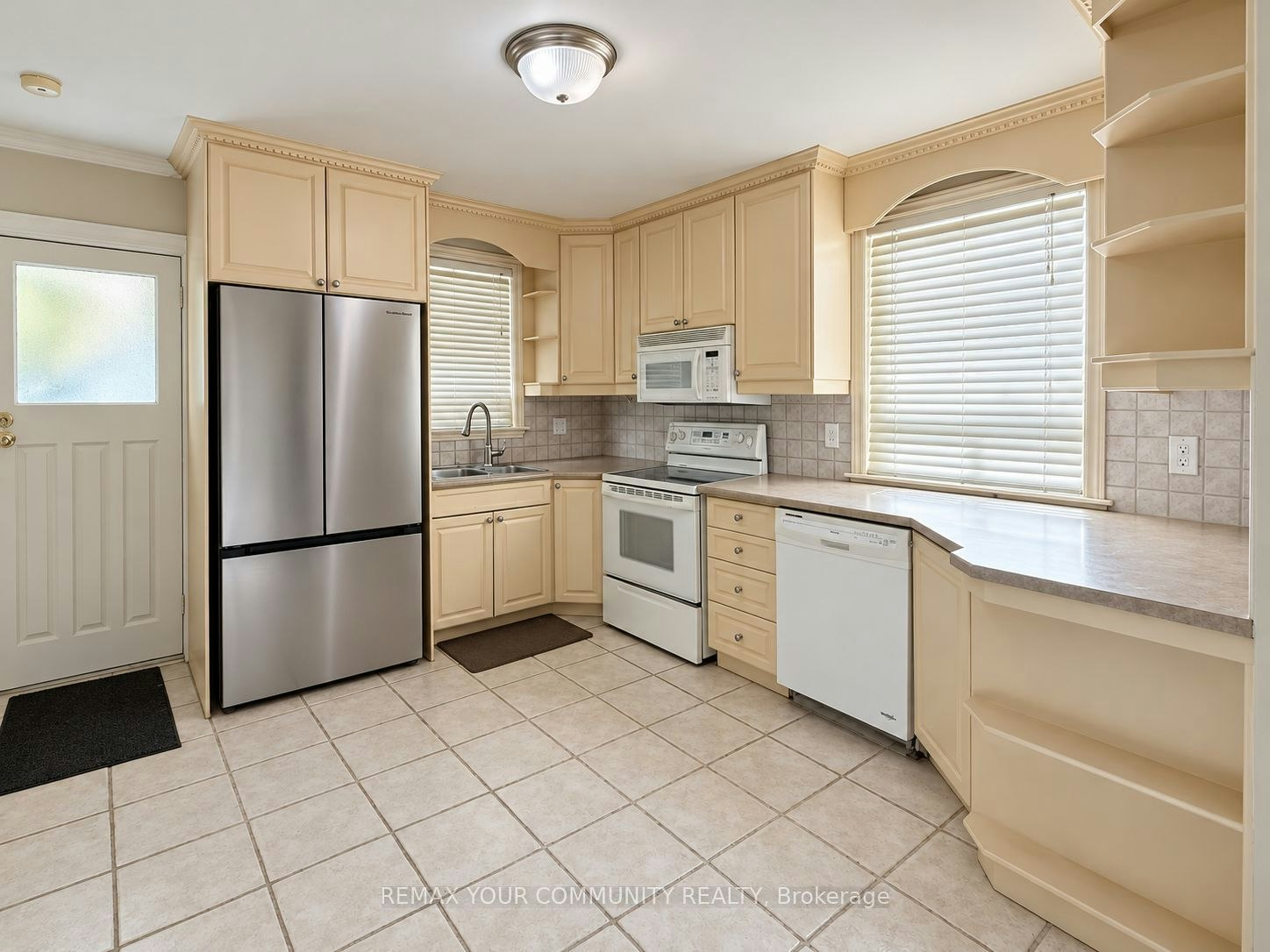 8 Hillside Avenue, Vaughan, ON, L4K 1X1 - 4