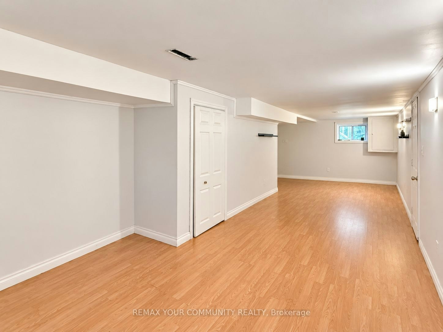 8 Hillside Avenue, Vaughan, ON, L4K 1X1 - 12