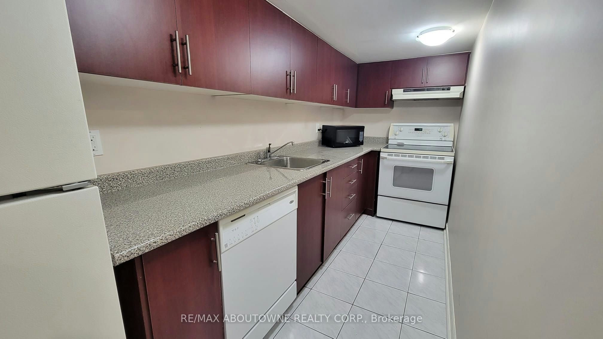 11 Mathewson Street, Vaughan, ON, L6A 1B6 - 12