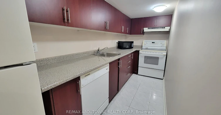 11 Mathewson Street, Vaughan, ON, L6A 1B6 - 12
