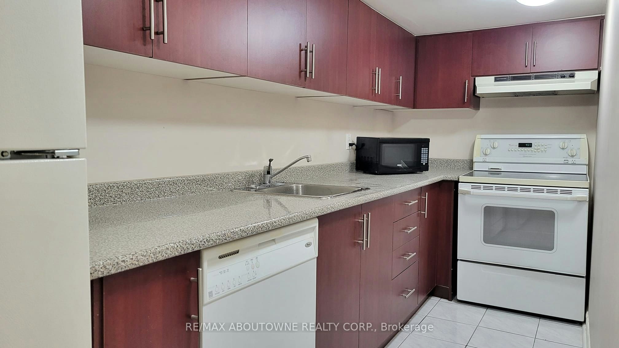11 Mathewson Street, Vaughan, ON, L6A 1B6 - 11