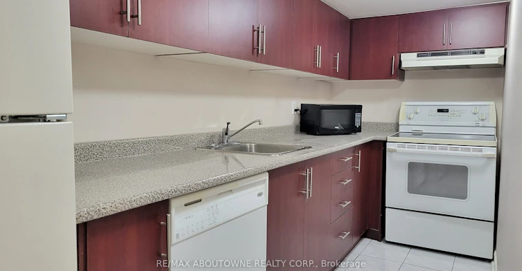 11 Mathewson Street, Vaughan, ON, L6A 1B6 - 11