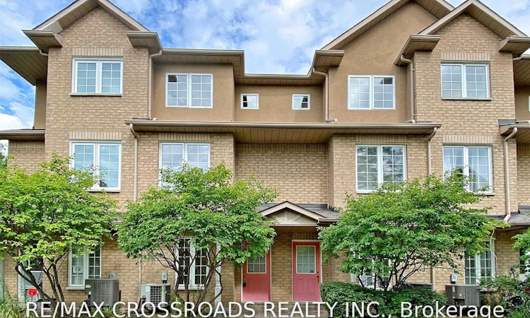 9-22 St Moritz Way
