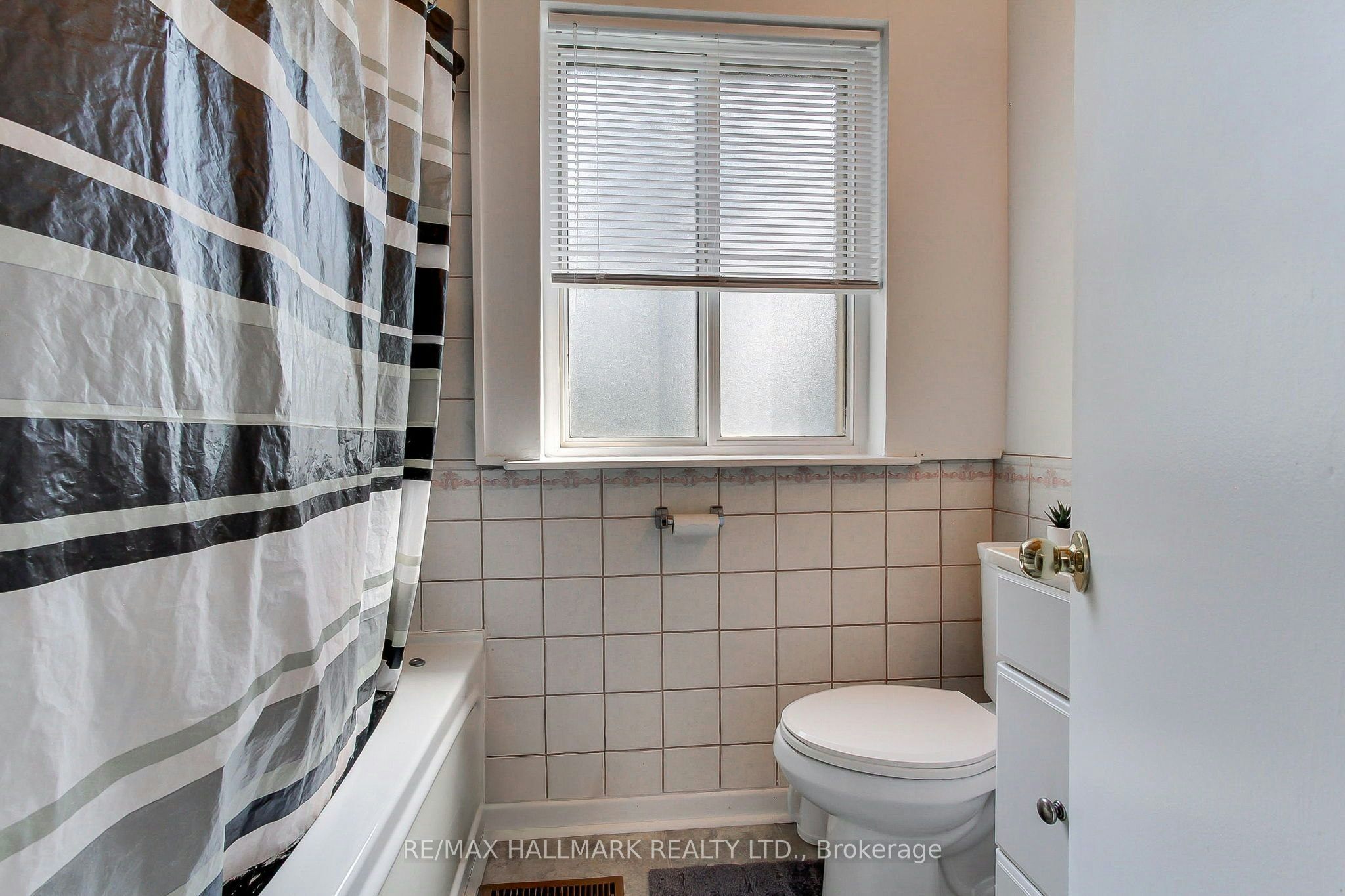 339 Neal Drive, Richmond Hill, ON, L4C 3L3 - 25