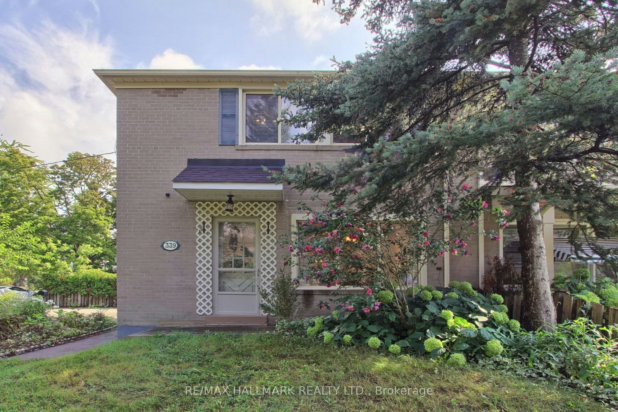 339 Neal Drive, Richmond Hill, ON, L4C 3L3 - 2