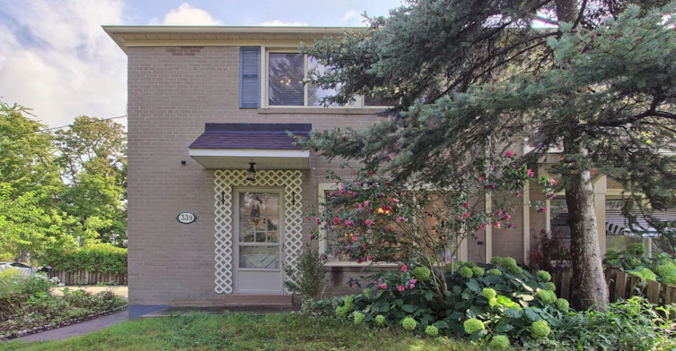 339 Neal Drive, Richmond Hill, ON, L4C 3L3 - 2