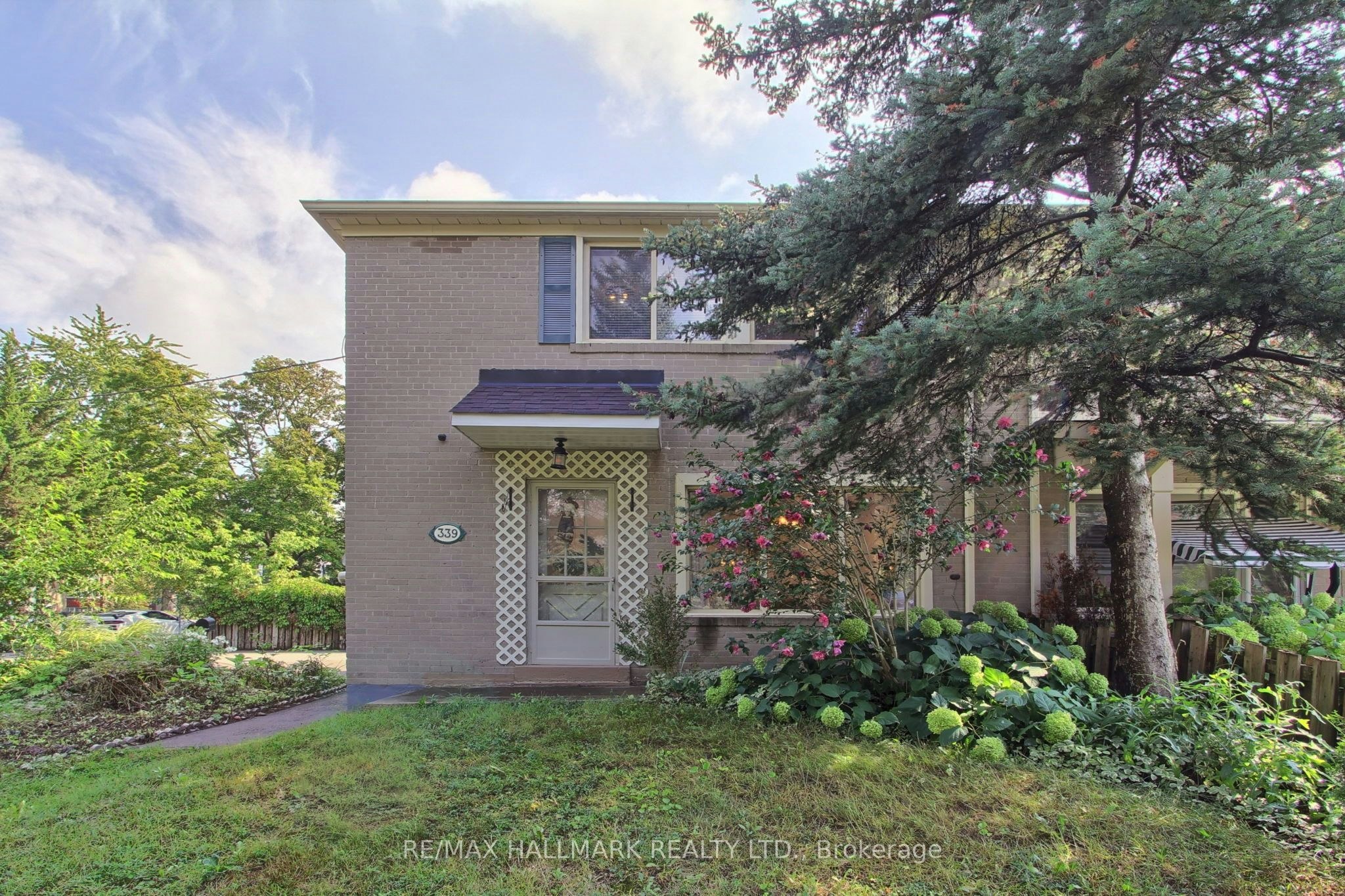 339 Neal Drive, Richmond Hill, ON, L4C 3L3 - 3
