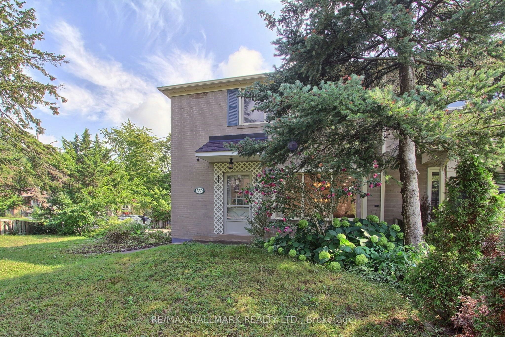 339 Neal Drive, Richmond Hill, ON, L4C 3L3 - 4