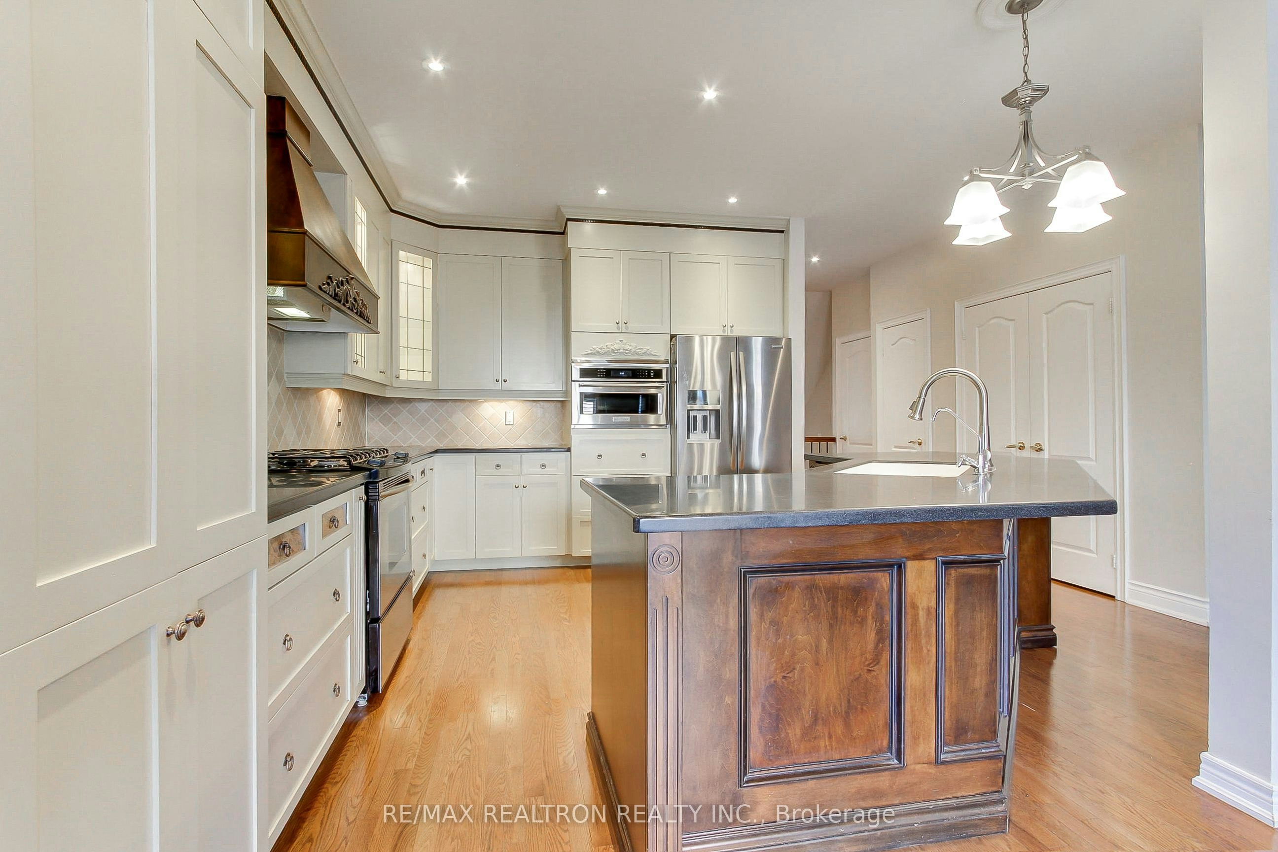 12 Victoria Wood Avenue, Markham, ON, L6E 1X7 - 7