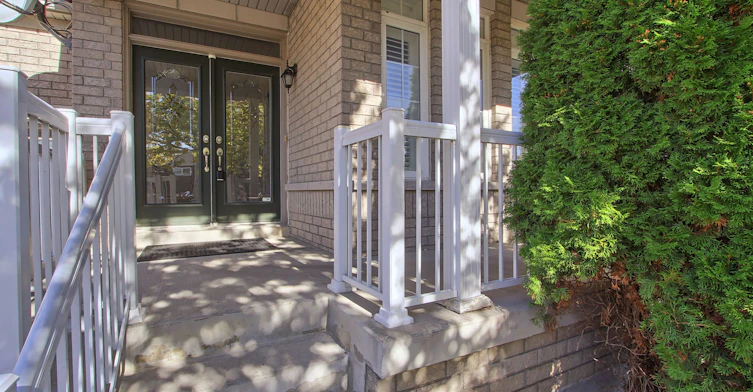 12 Victoria Wood Avenue, Markham, ON, L6E 1X7 - 2