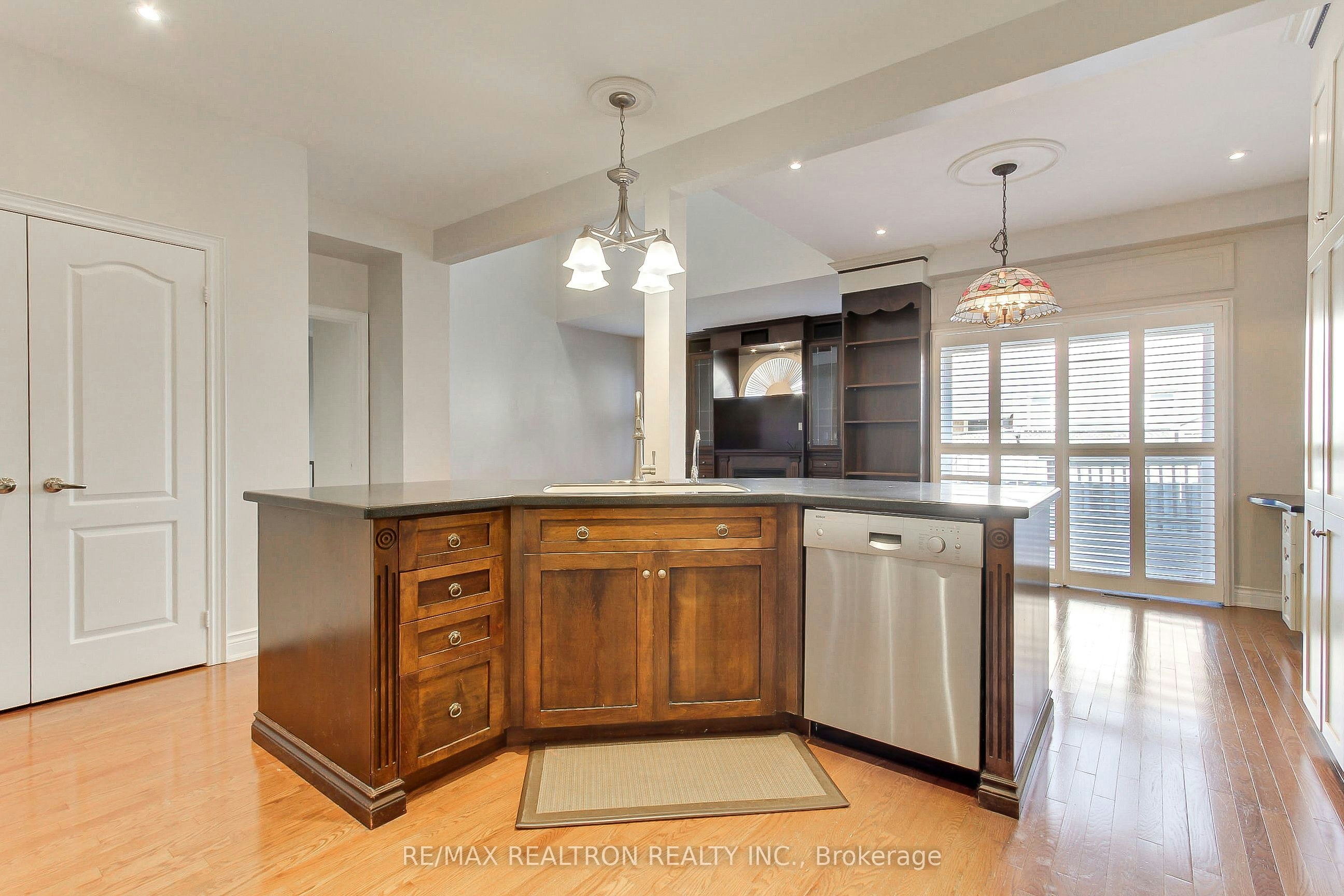 12 Victoria Wood Avenue, Markham, ON, L6E 1X7 - 10
