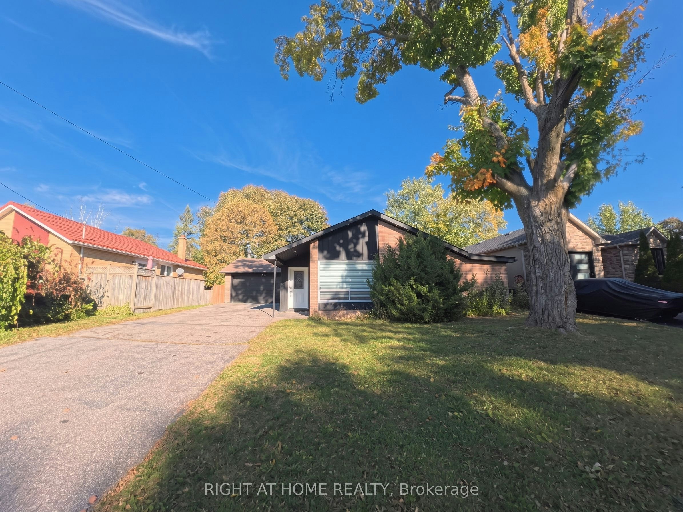 35 Knowles Crescent, Aurora, ON, L4G 1Z6