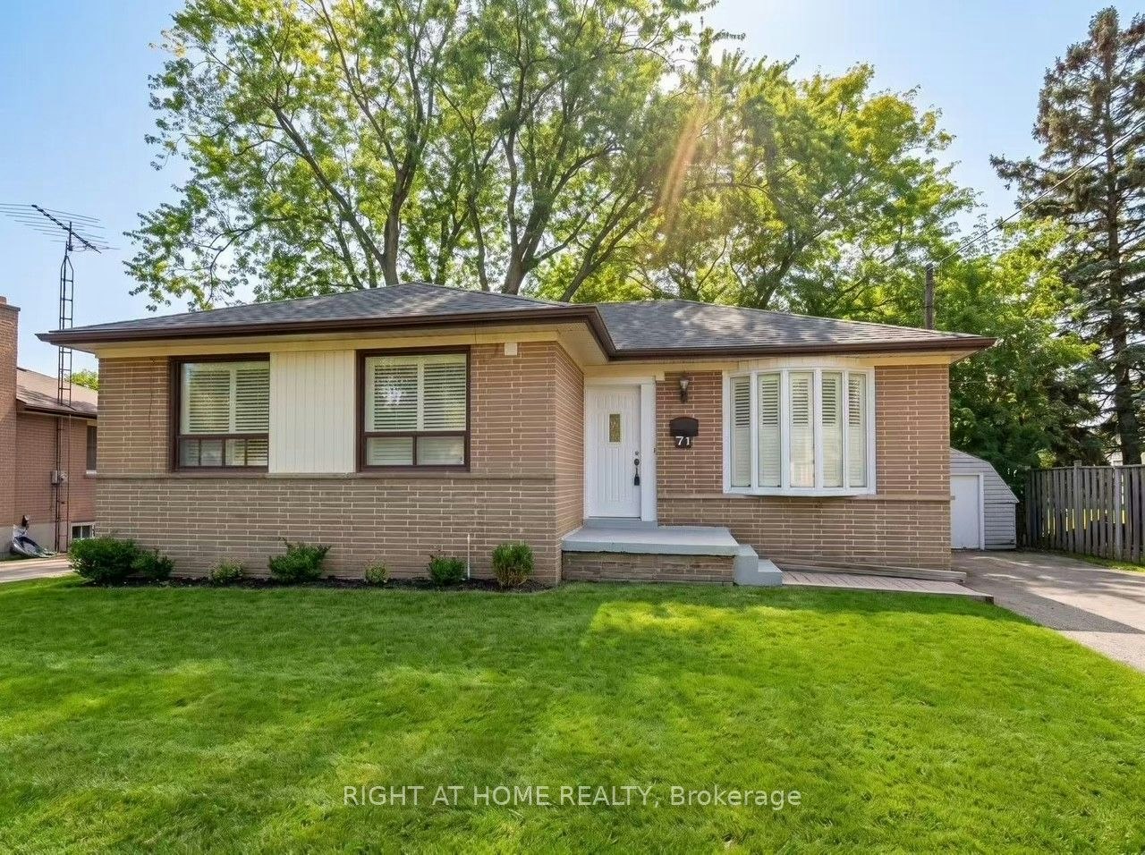 71 Rockport Crescent, Richmond Hill, ON, L4C 2L7