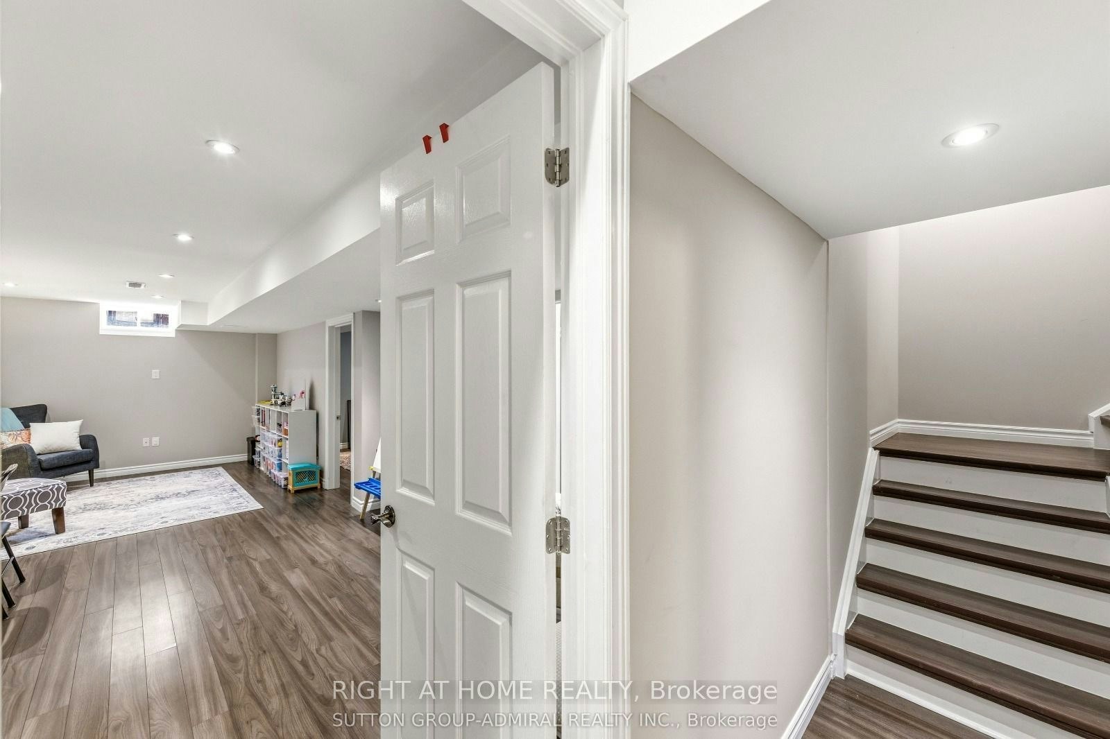 8 Napanee Street, Richmond Hill, ON, L4E 0X4 - 24