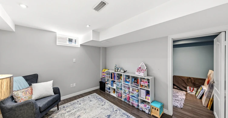 8 Napanee Street, Richmond Hill, ON, L4E 0X4 - 28