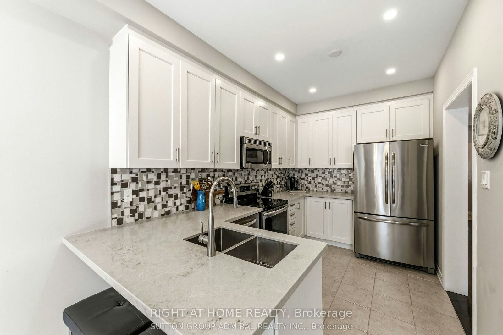 8 Napanee Street, Richmond Hill, ON, L4E 0X4 - 10
