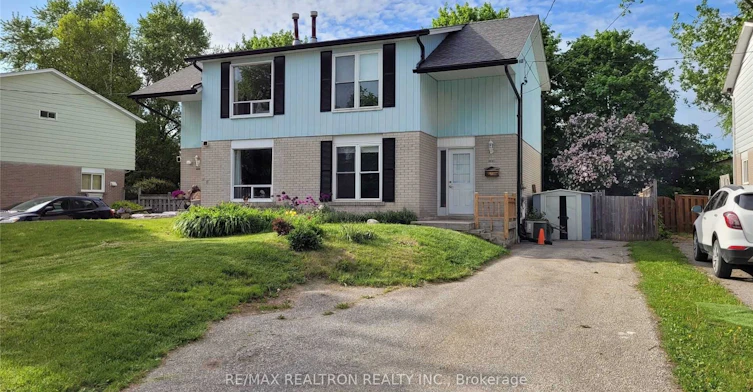 713 Elgin Street, Newmarket, ON, L3Y 3B5