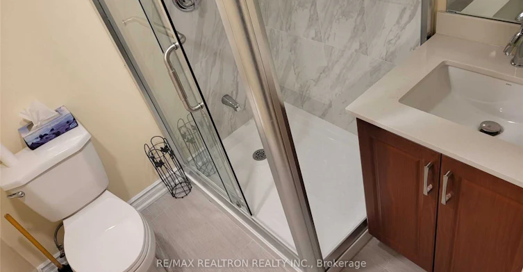 713 Elgin Street, Newmarket, ON, L3Y 3B5 - 12