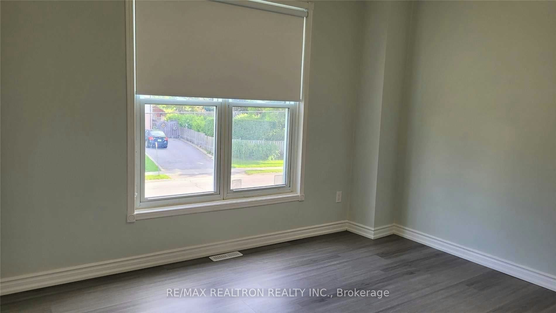713 Elgin Street, Newmarket, ON, L3Y 3B5 - 8